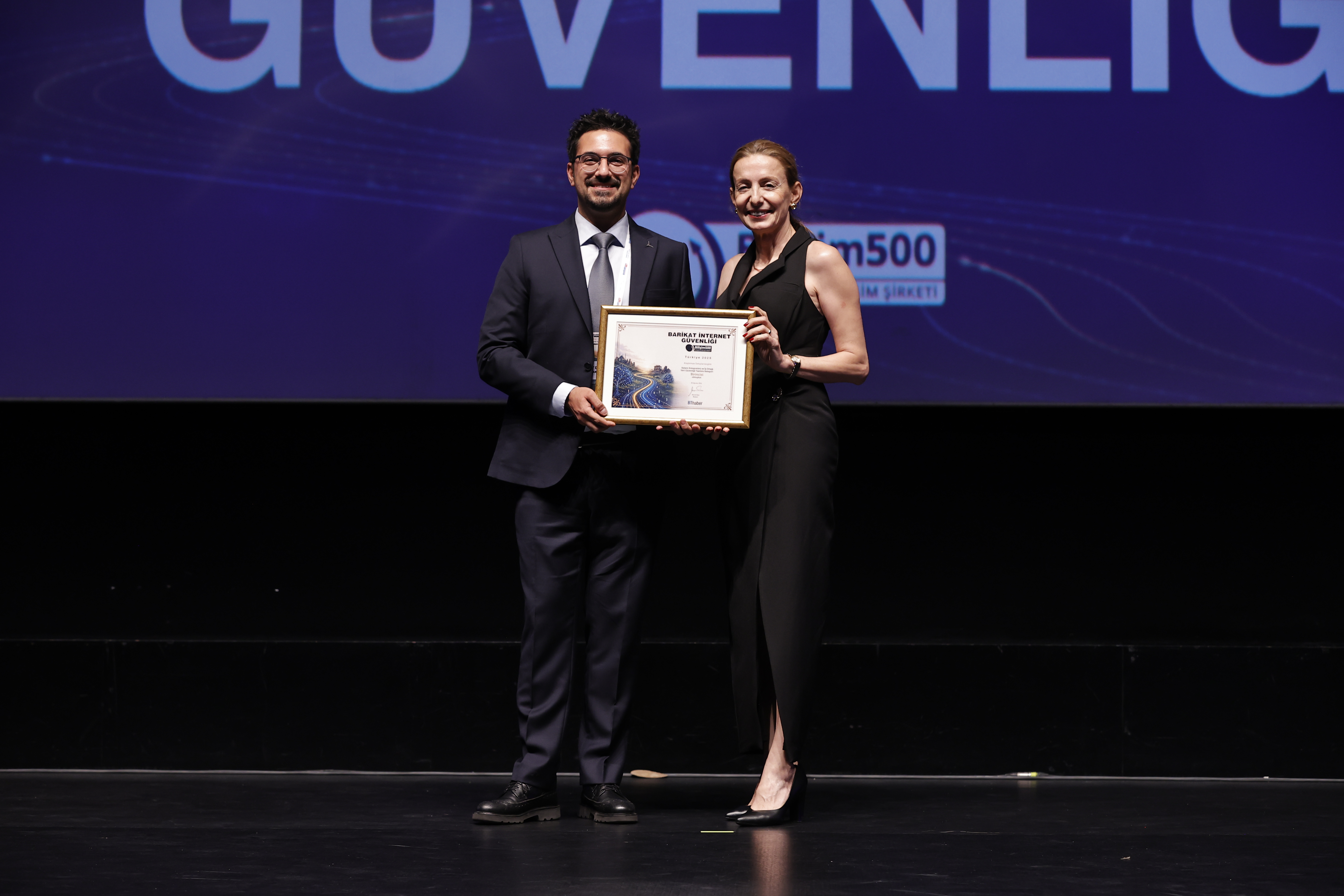 Bilişim 500'deki Liderliğimizi 4. Kez Taçlandırdık! | Barikat Siber Güvenlik